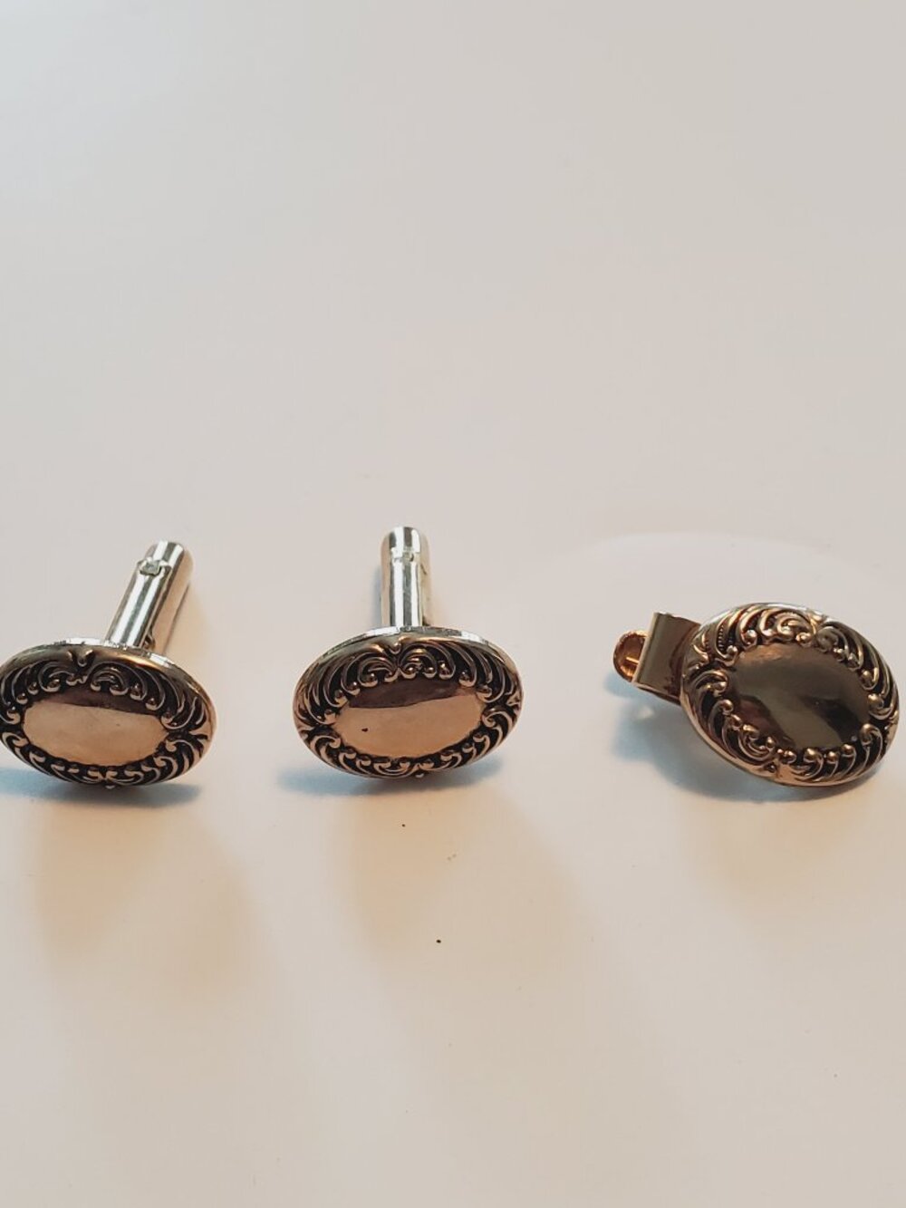 1 Pair of Cuff Links & matching Tie Clip, item #A-2149 ,wt 19 grams. - Picture 5 of 5